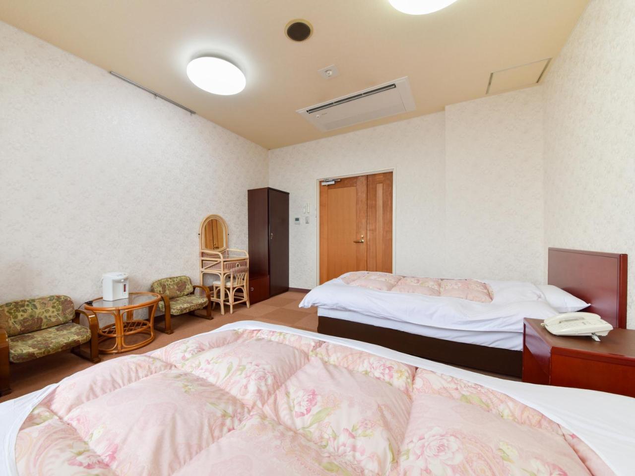 Shichijo Onsen Dome Hotel Kikuchi Exterior foto